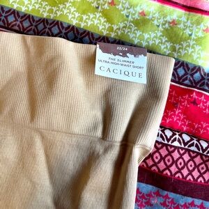 NWT Cacique The Slimmer Ultra High Waist Short, Size 22-24